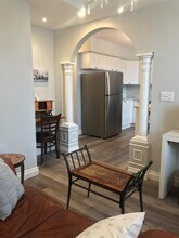 Building Photo - 242 Bridge St