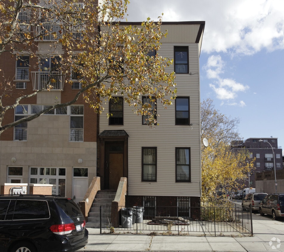 Building Photo - 175 Skillman St