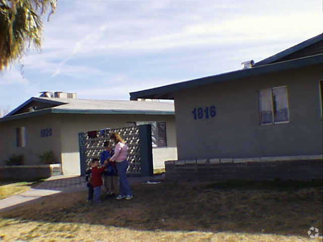 Foto del edificio - 1816-1820 E Bonanza Rd