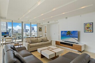 Building Photo - 3101 S Ocean Dr