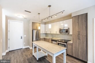 Building Photo - 145 Riverhaven Dr