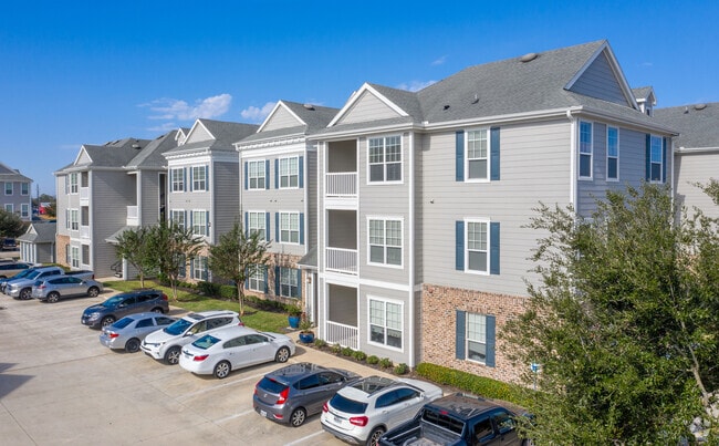 Exterior - The Pointe at Victoria