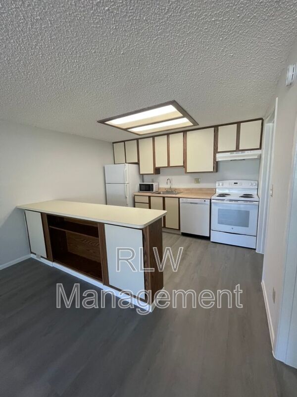 Foto del edificio - 611 Mt Homer Rd