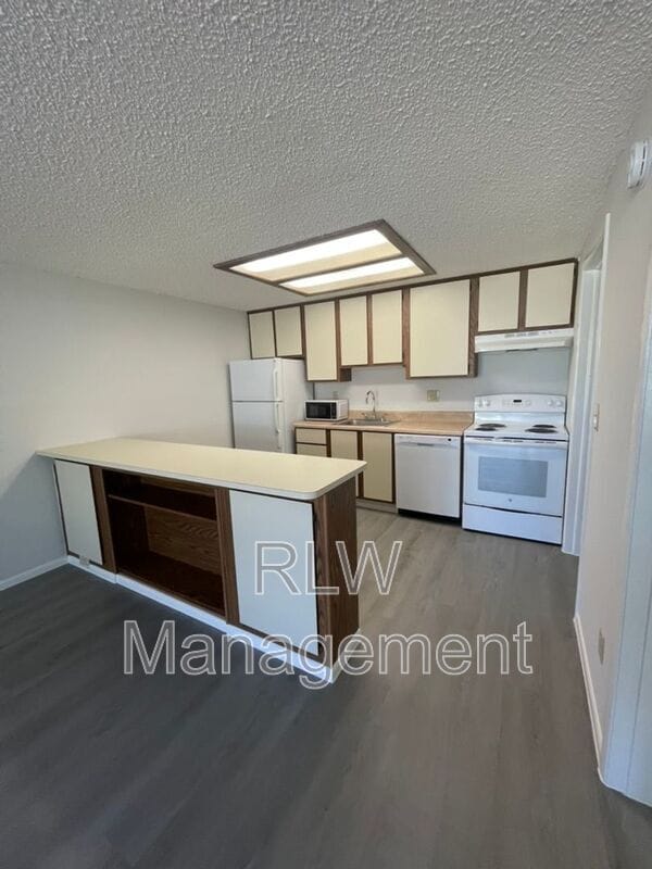 Building Photo - 611 Mt Homer Rd