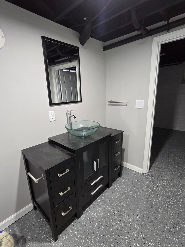 Foto del edificio - 1016 W 5th St S