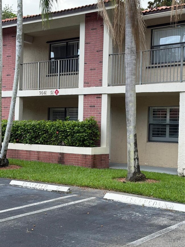 Foto del edificio - 9643 NW 4th St