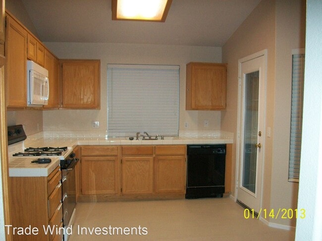 Building Photo - 3 br, 2 bath House - 1905 NAVAJO LAKE WAY