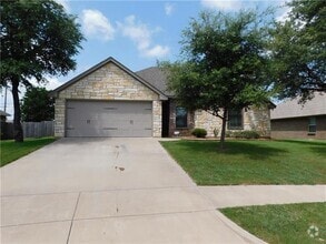Building Photo - 1415 Lauren Ln