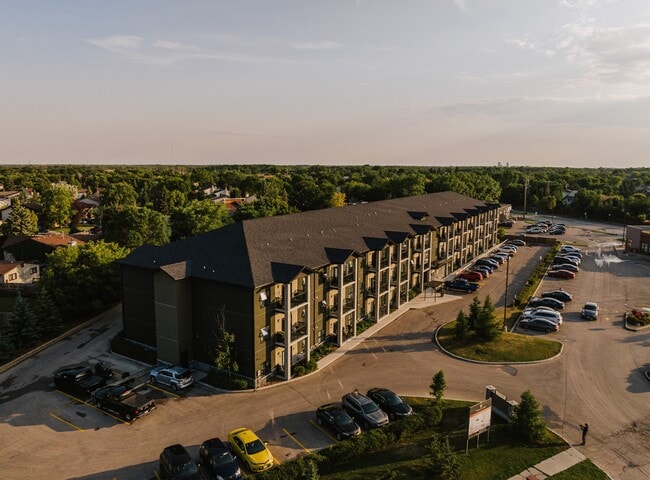 Building Photo - Tamarack Pointe