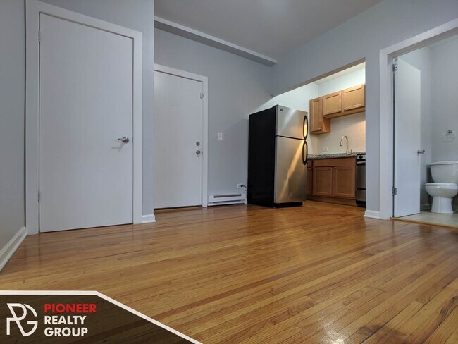 Foto del edificio - 4612 N Beacon St