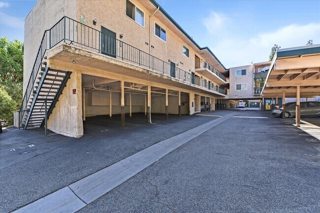 Foto del edificio - 2940 N Verdugo Rd