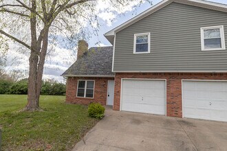 Building Photo - 1901 Mirtle Grove Ct