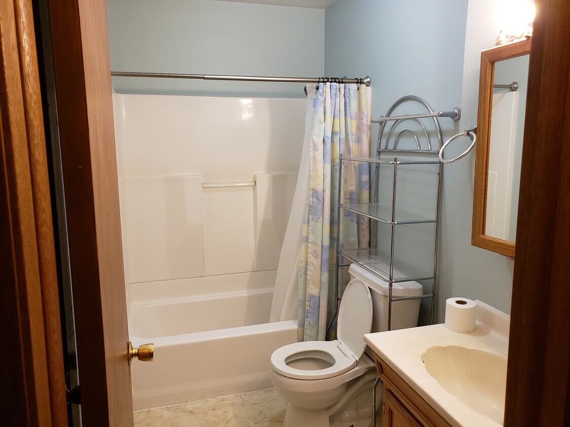 909 S Mulberry St, Sioux City, IA 51106 Townhome Rentals in Sioux City IA