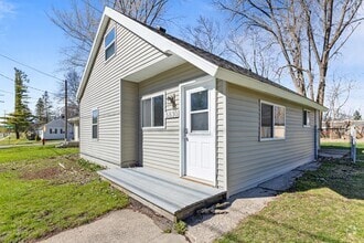 Building Photo - 5830 S Washington Ave