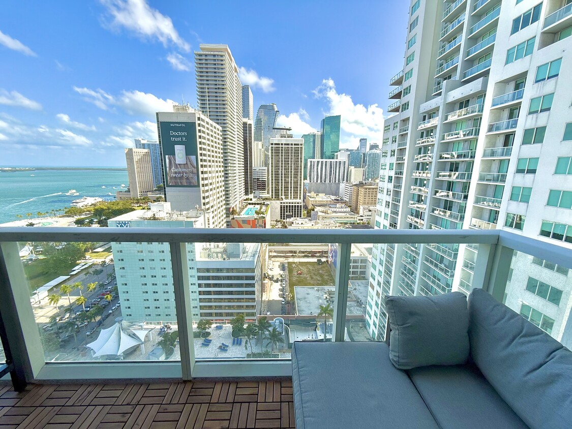 Primary Photo - 244 Biscayne Blvd