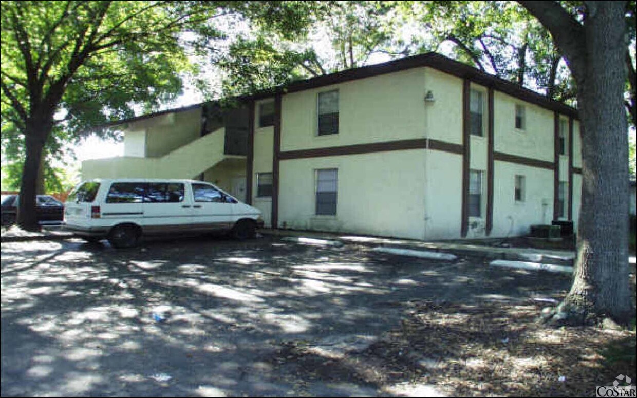 2963 S Fern Creek Ave, Orlando, FL 32806 Apartments in Orlando, FL