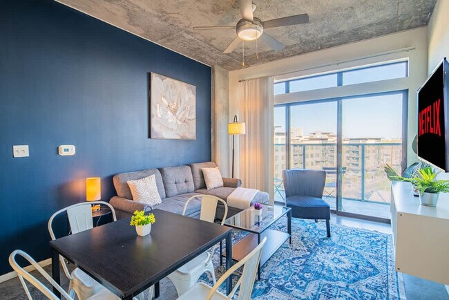 Foto del edificio - 333 E Roosevelt St