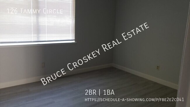 Foto del edificio - Available now! Remodeled home with a one-c...