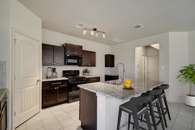 Building Photo - 2 Story Beautiful Home in San Marcos