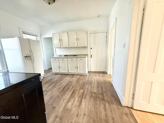 Building Photo - 1017 Hegeman St