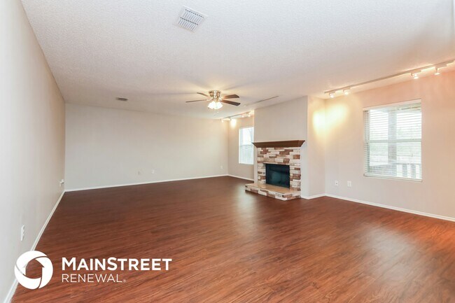Foto del edificio - 1673 Chesterwood Dr