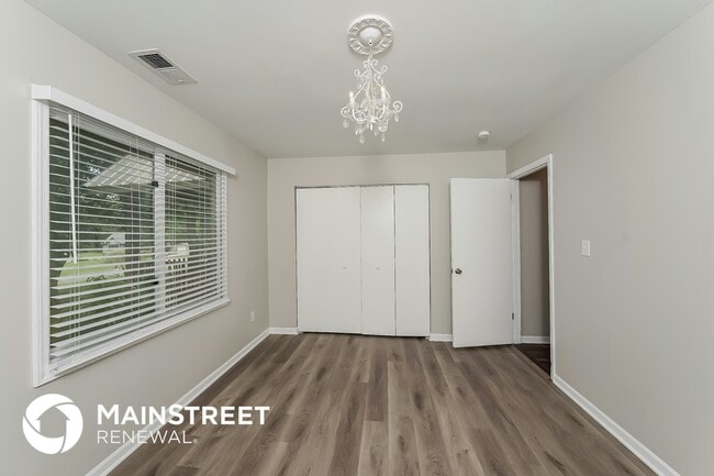 Building Photo - 2064 Edenwood Dr