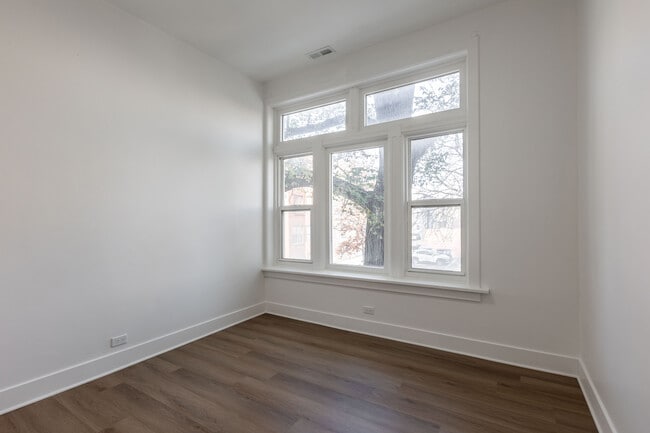 Foto del edificio - 3211 W Le Moyne St