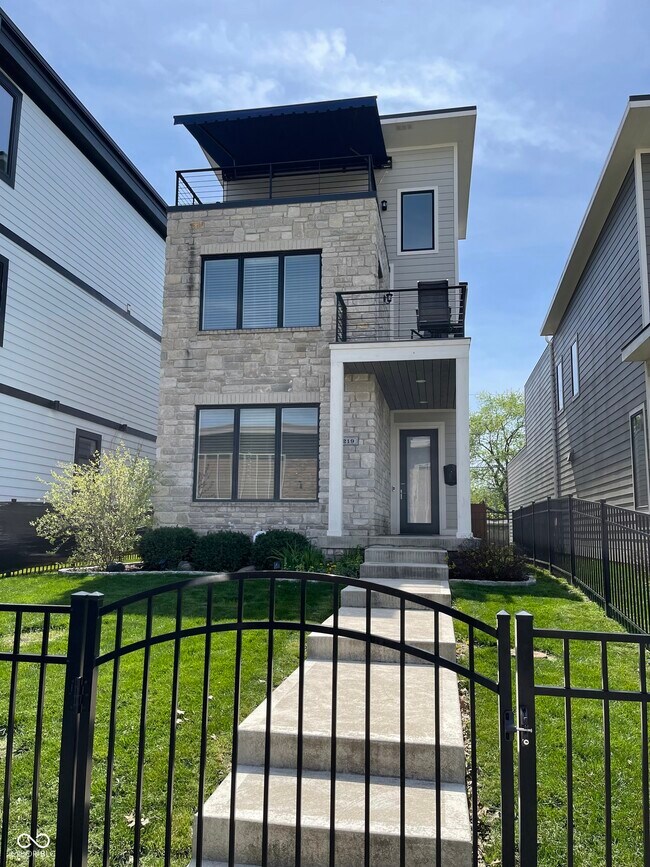 Building Photo - 1219 Spann Ave