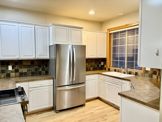 Foto del edificio - 2285 James Cir