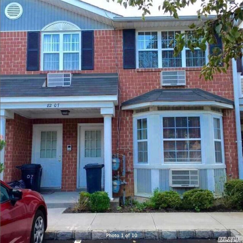 8207 Country Pointe Cir Unit 1st Fl, Queens, NY 11427 Room for Rent