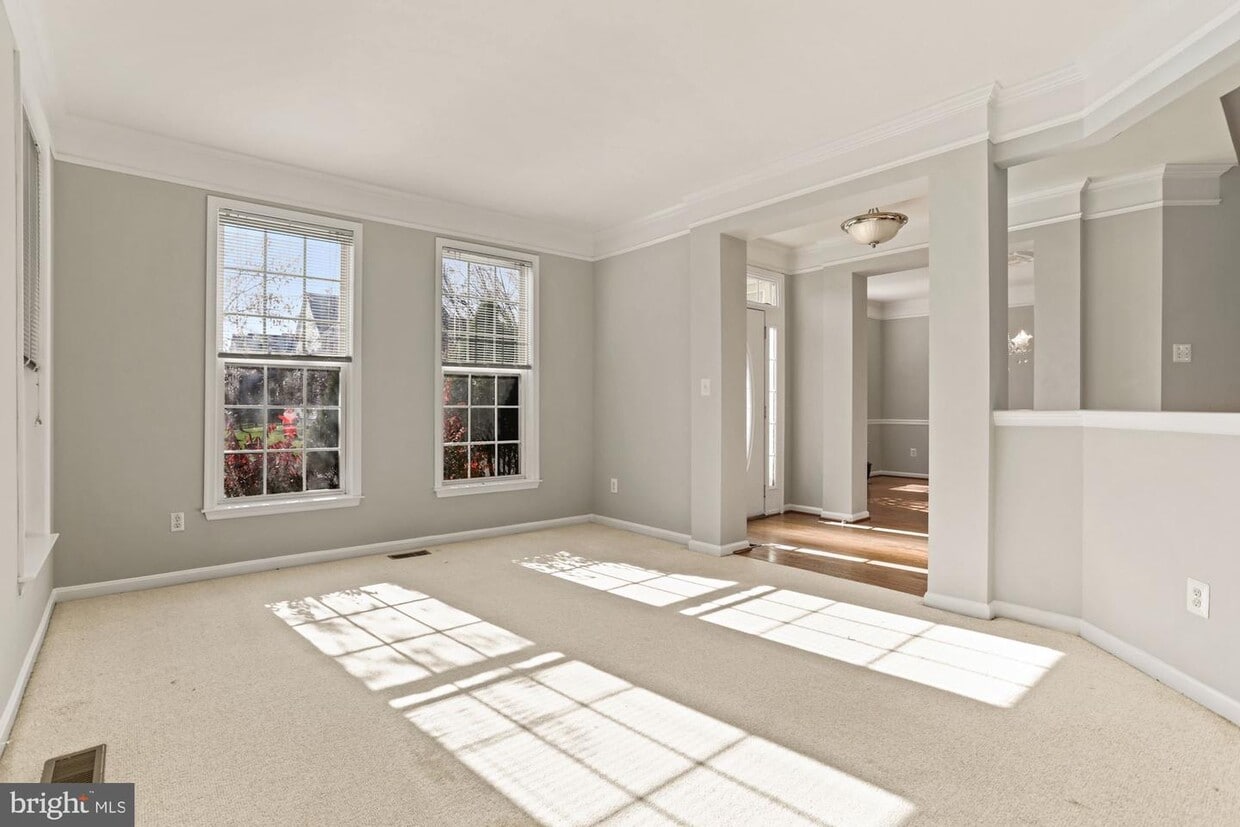 24782 Serpentine Pl, Aldie, VA 20105 House Rental in Aldie, VA