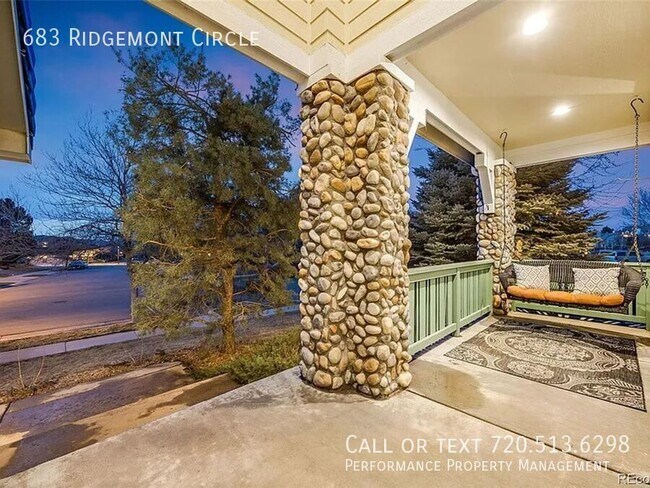 Foto del edificio - 683 Ridgemont Cir