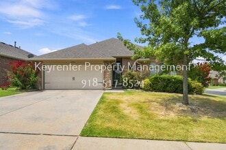 Building Photo - 10724 Masters Cir