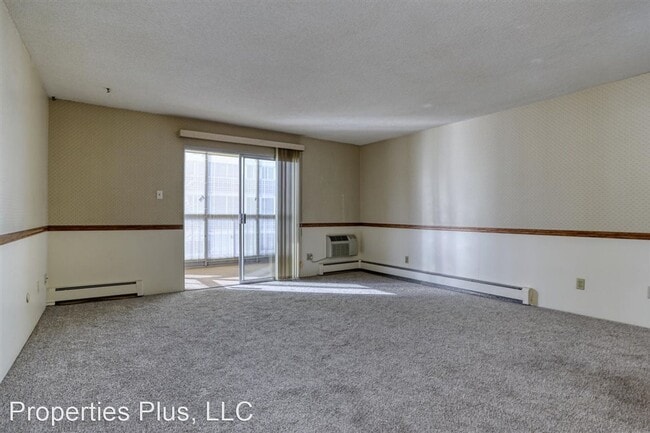 Building Photo - 2 br, 1 bath House - 3124 S Wheeling Way #311