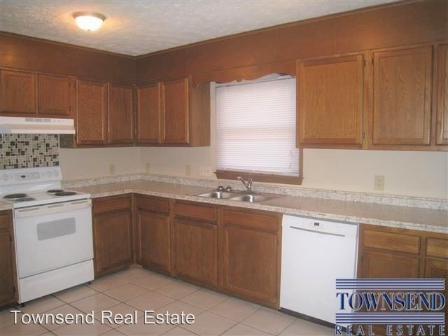 Building Photo - 3 br, 2.5 bath House - 6876 Big Wood Rd.