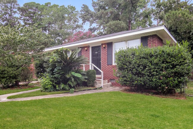Foto del edificio - 1527 Tall Pines Cir