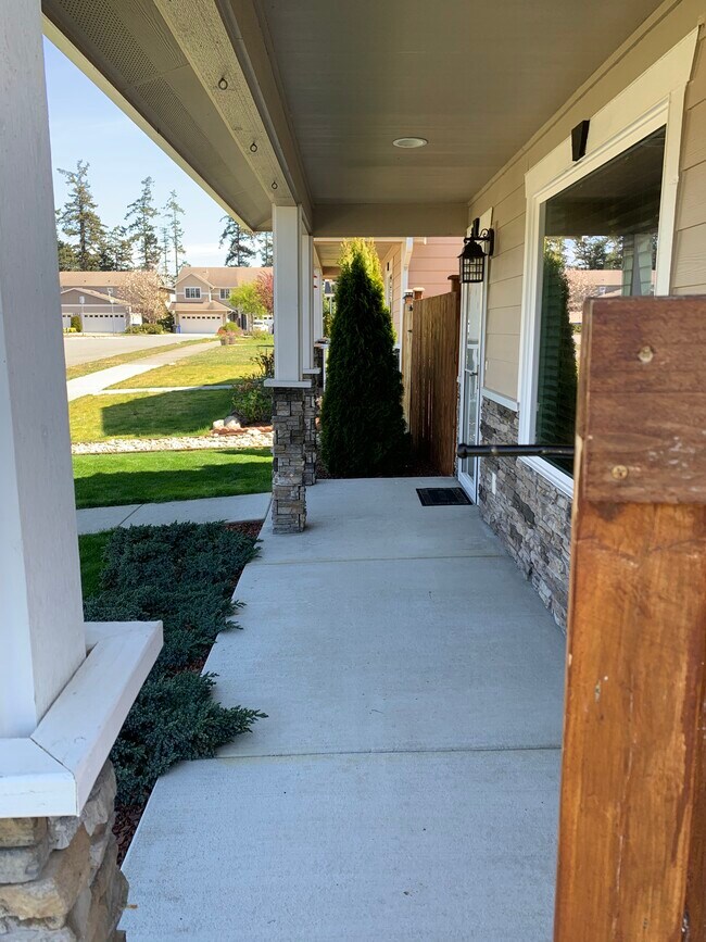 Building Photo - 1573 NW 6th Ave