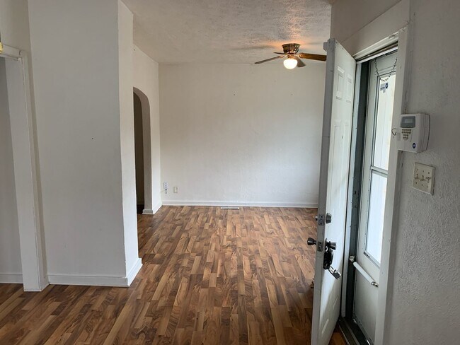 Foto del edificio - 3 or 4 bedroom (3 bedrooms+ bonus room) House in Rum Village