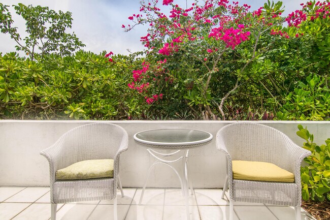 Building Photo - 751 Ocean Dr