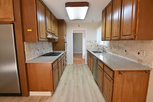 Foto del edificio - 1336 Buchanan Dr