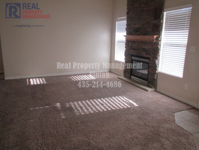 Building Photo - 2 bedroom 2 bath all on one level