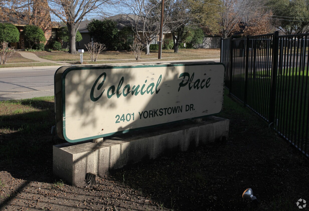 Foto del edificio - Colonial Place Apartments