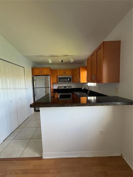 Foto del edificio - 995 NE 34th Ave