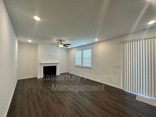 Foto del edificio - 1202 Briar Gate Dr