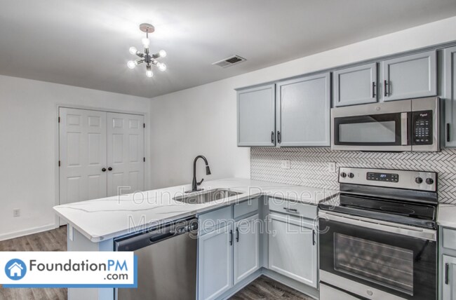Foto del edificio - 484 High Point Terrace