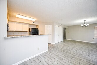 Building Photo - 2300 Old Spanish Trl