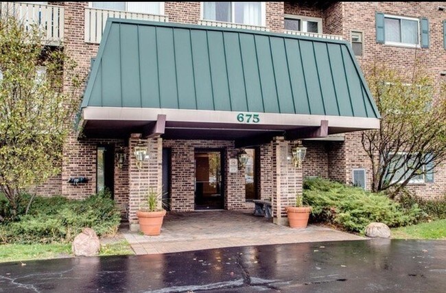 Foto del edificio - 675 Grove Terrace