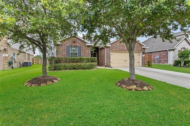 Foto del edificio - 637 Rocky Hollow Ln