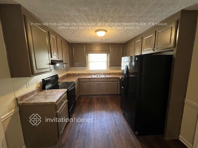 Building Photo - 4793 Cedar Lake Dr SE