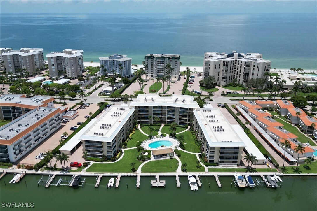 Primary Photo - 3000 Gulf Shore Blvd N